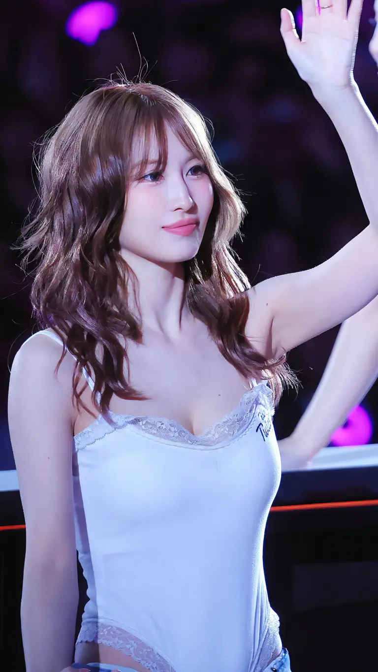Momo at “THIS IS FOR” World Tour in Tokyo D1 250426