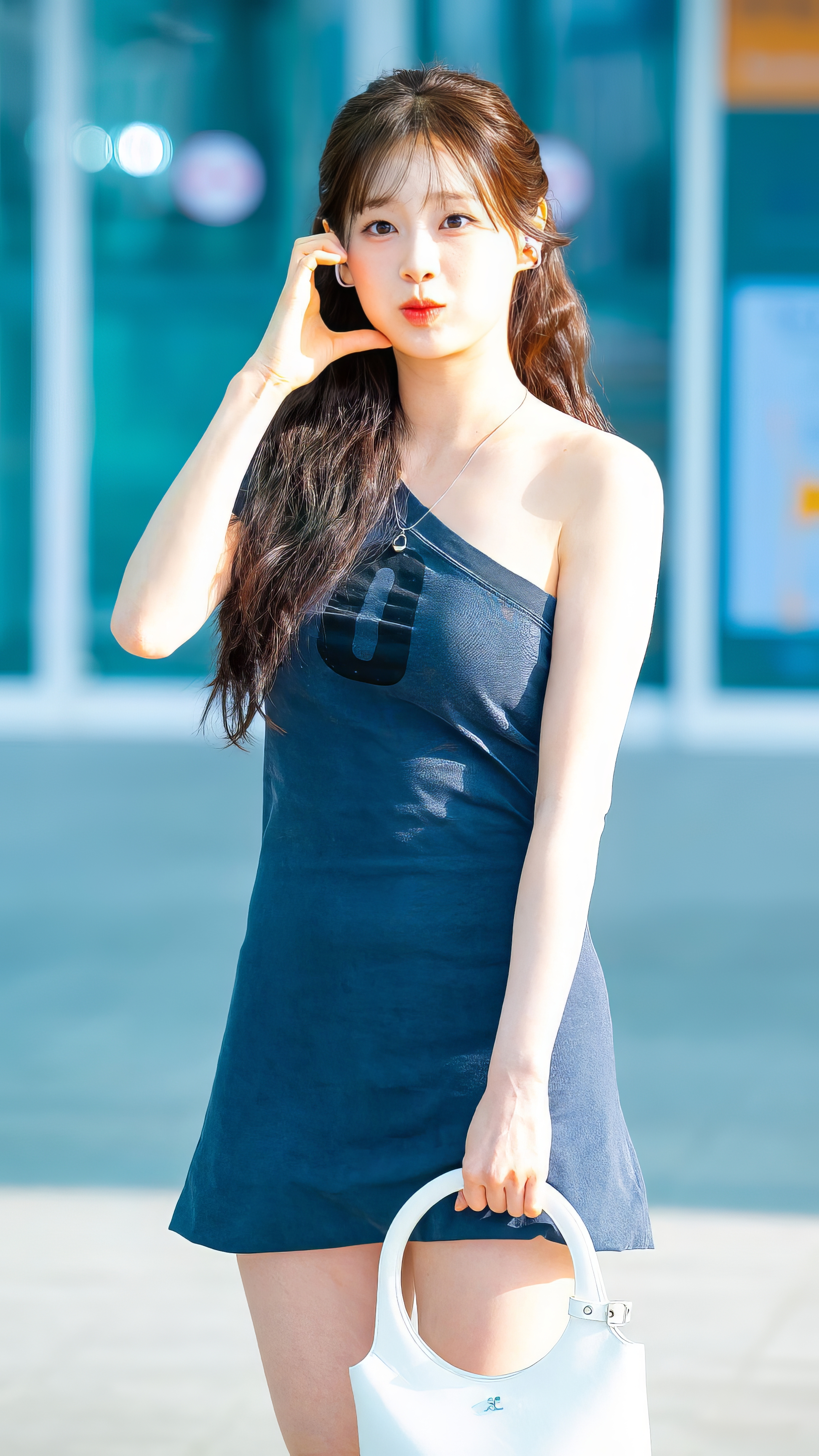 Chuu at Incheon Airport 090925 – Chuu wallpaper