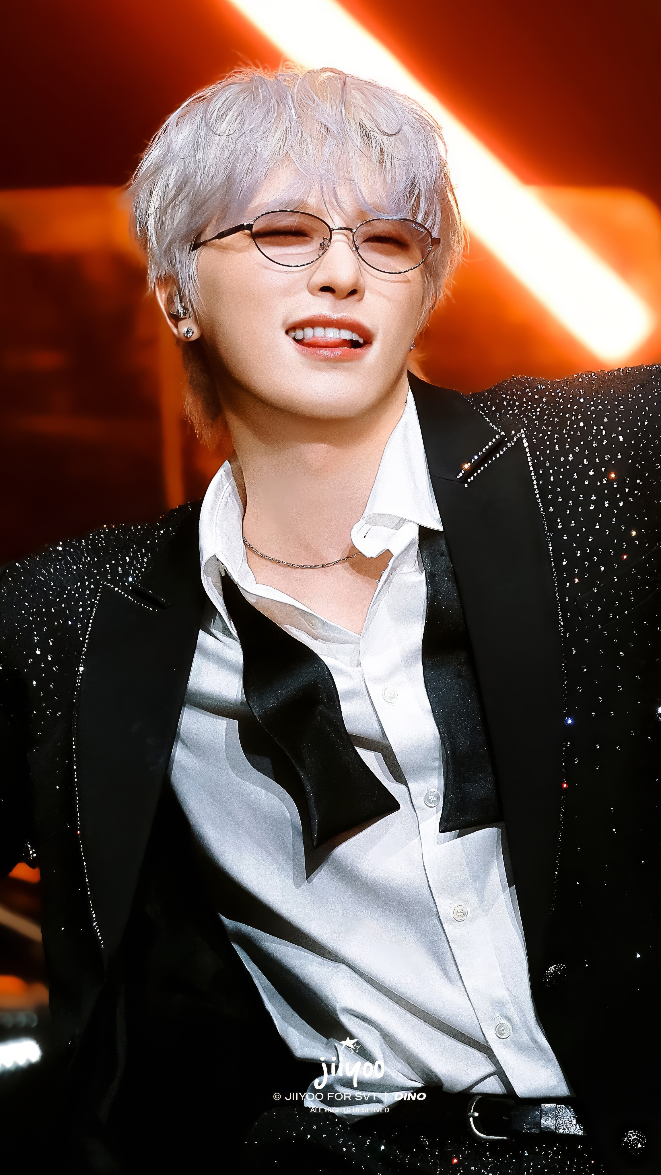 DINOxPICHEOLIN [吉BOARD SHOW] in Macau Day 3 111026 – Dino wallpaper