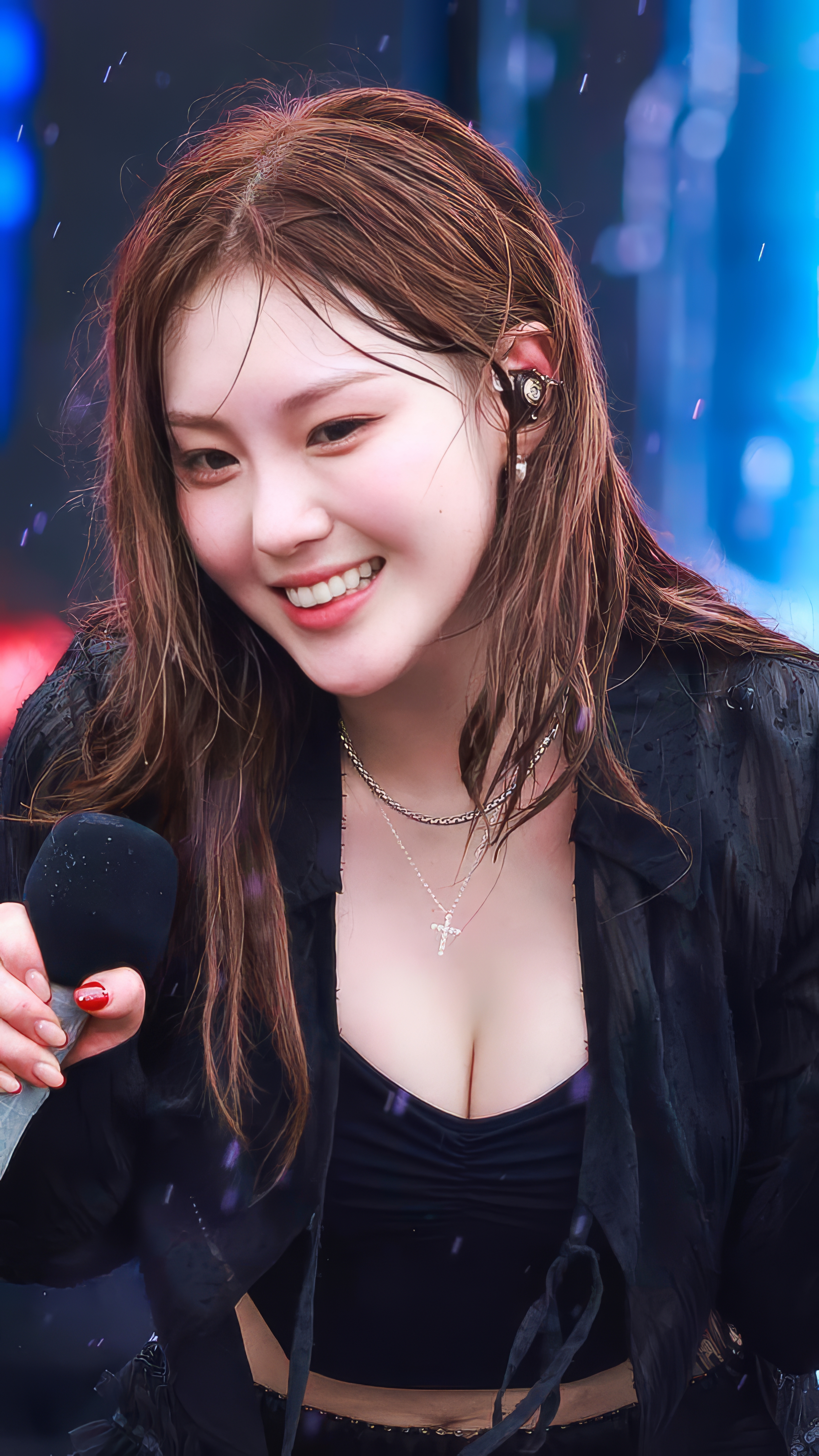 Chaehyun at Waterbomb Festival Seoul 040725 – Chaehyun wallpaper