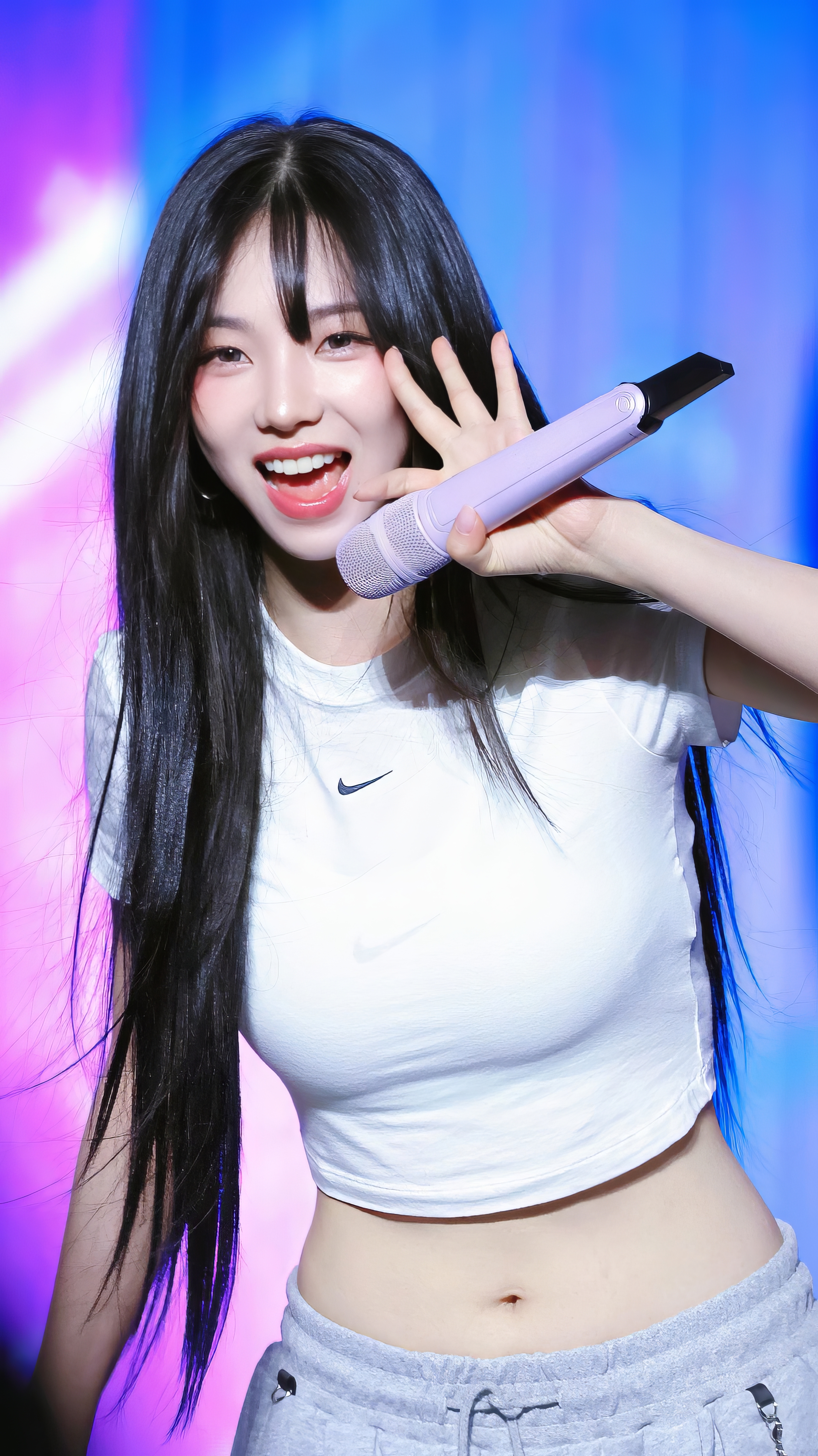 Karina at SYNK COMPLEXITY Tour in Santiago 060926 – Karina wallpaper